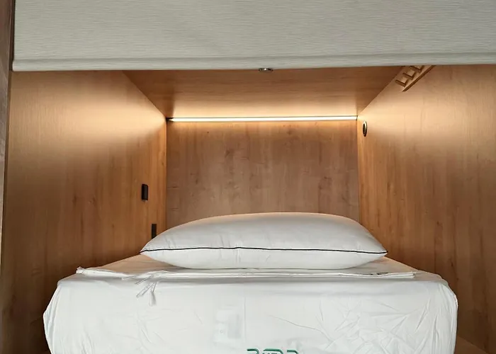 Hostel The Pod Village Valencia