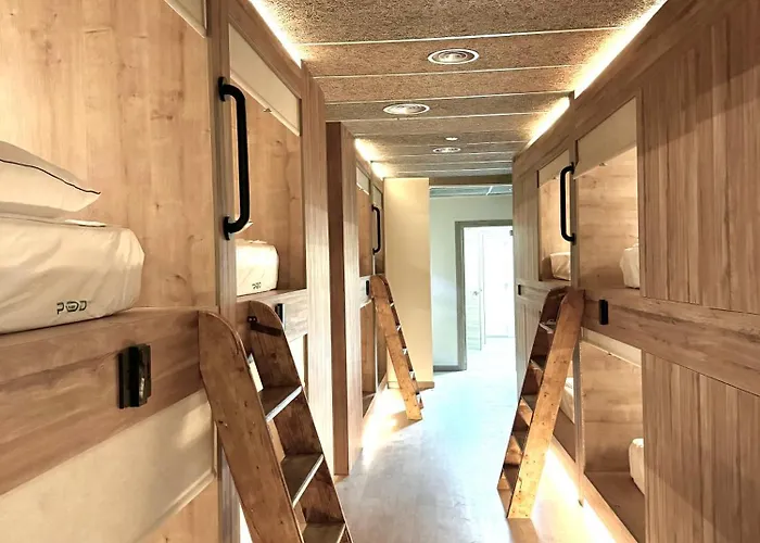 Hostel The Pod Village *