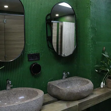 The Pod Village אכסניה ולנסיה