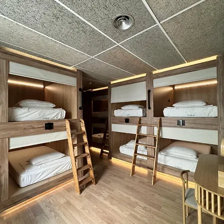 The Pod Village Hostel Valencia