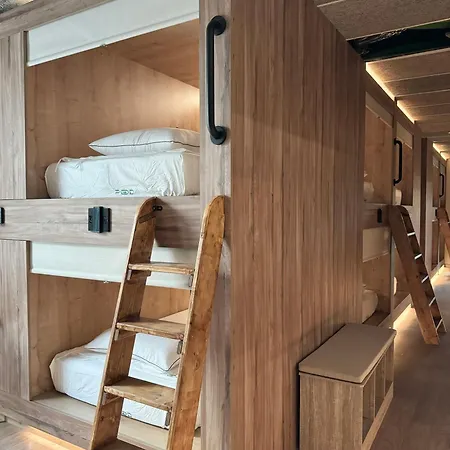 Hostel The Pod Village *