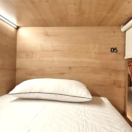 Hostel The Pod Village Valencia