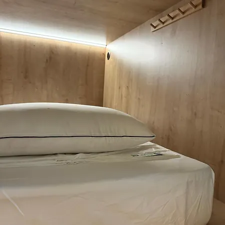 Hostel The Pod Village Valencia